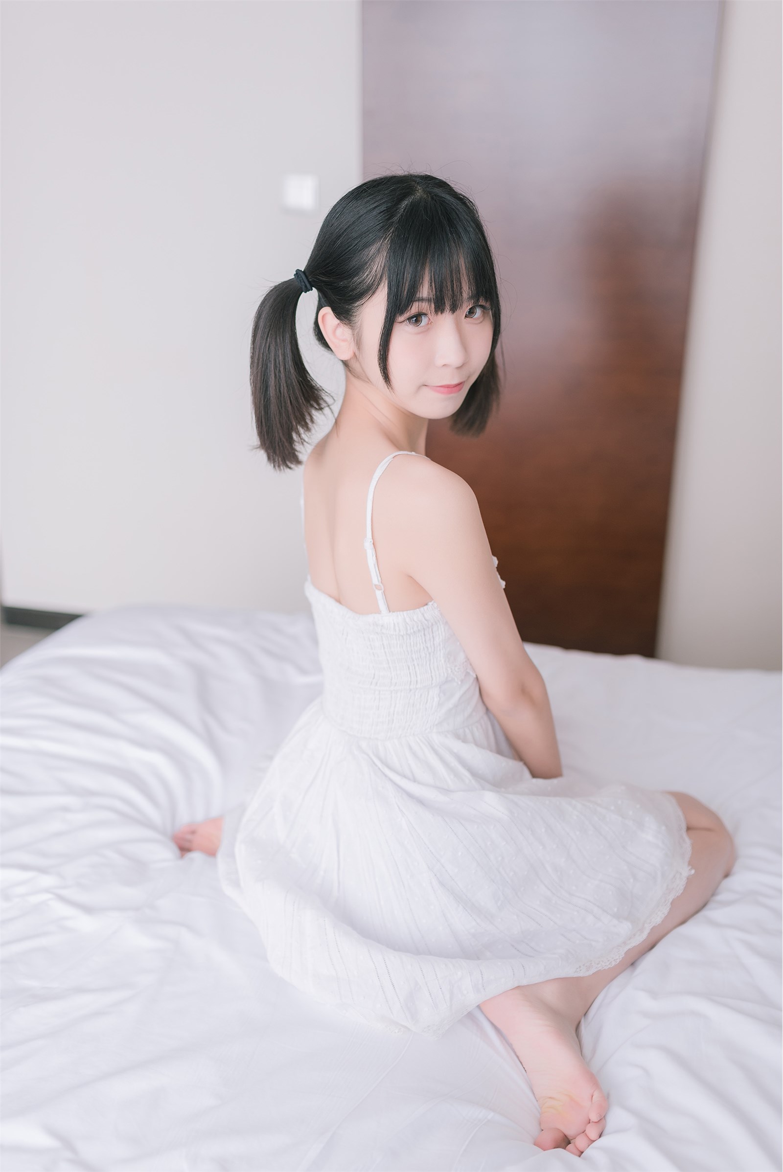 Rabbit play picture white dress double ponytail(24)
